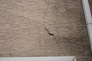 Cracks in stucco normal